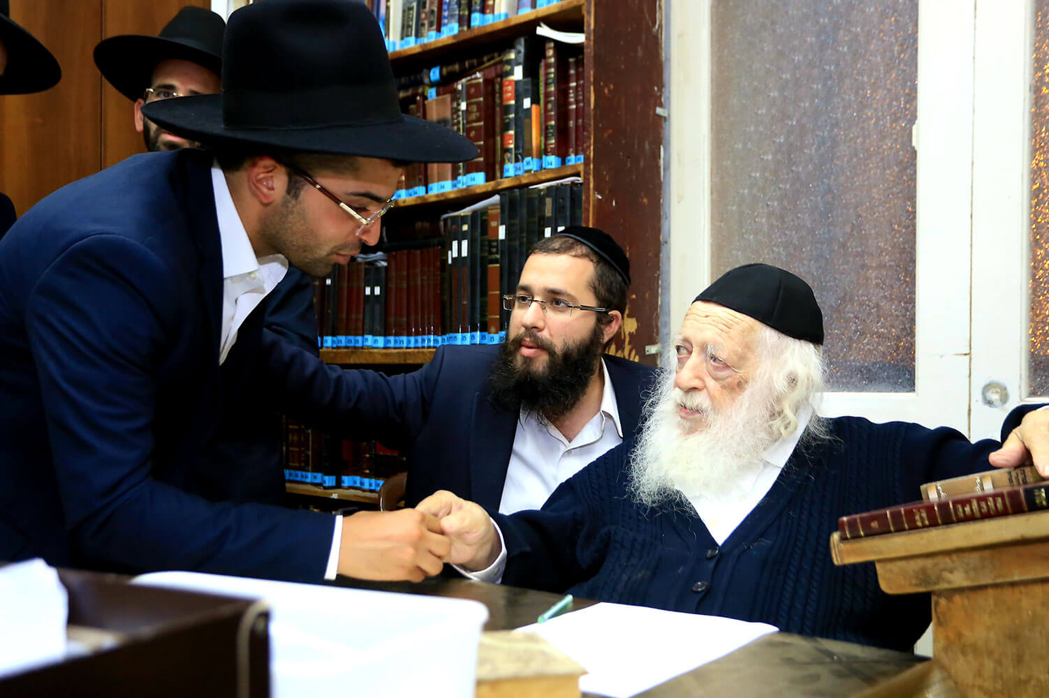 כיבוד לסנדק בברית מילה